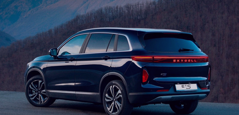 Запас хода до 1250 км, гарантия 2 года и скидки до 2 млн рублей. Современные кроссоверы Skywell стали куда более привлекательными