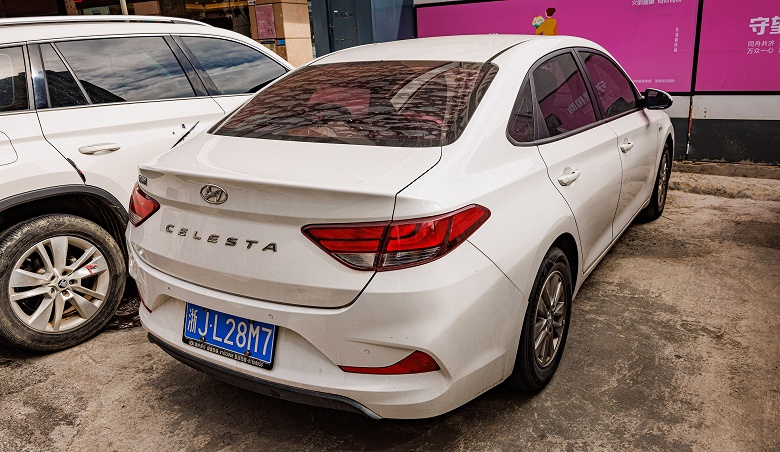 Больше Hyundai Solaris, но с тем же 1,6-литровым и 6-ступенчатым «автоматом» — за 2,25 млн рублей. В Россию привезли новый Hyundai Celesta