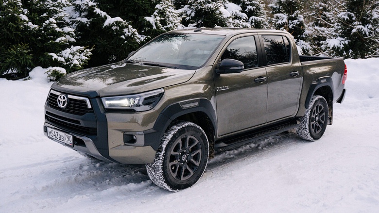 Toyota Hilux и Mitsubishi L200 &mdash; по-прежнему самые популярные пикапы в России. УАЗ &laquo;Пикап&raquo; вошел в топ-3
