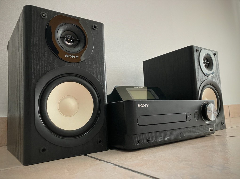 Герой моего рассказа — Sony Giga Juke NAS-E300HD