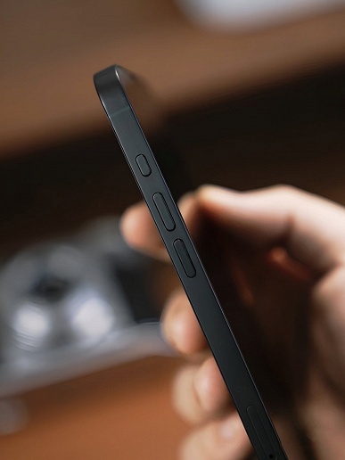 &laquo;Вы готовы к выходу iPhone SE 4?&raquo;, &mdash; инсайдер выложил первые фотографии смартфона