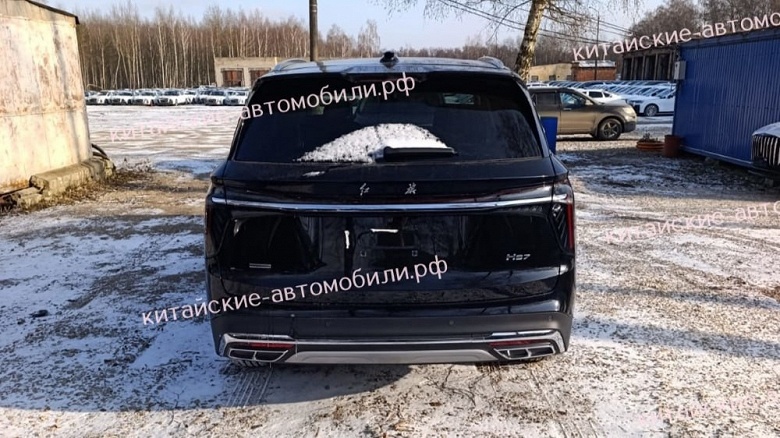 На замену BMW X7 и Audi Q7. В Россию приехал большой 7-местный кроссовер Hongqi HS7 &mdash; живые фото до премьеры