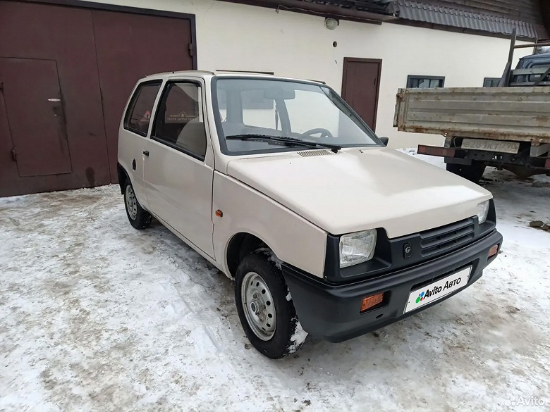 26-летний ВАЗ с пробегом 100 км продают за 600 тыс. рублей. У машины нет ни клаксона, ни правого зеркала - 1 26-летний ВАЗ с пробегом 100 км продают за 600 тыс. рублей. У машины нет ни клаксона, ни правого зеркала