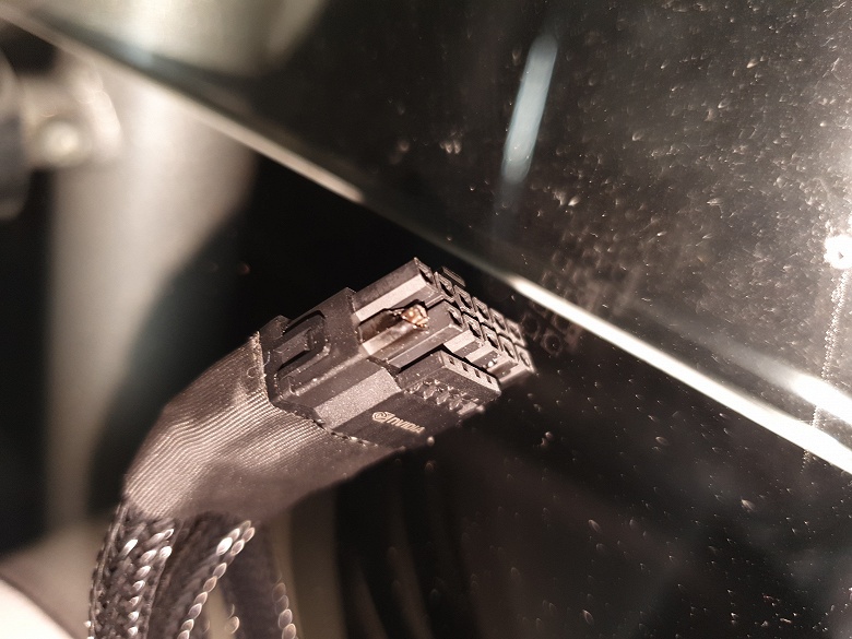 GeForce RTX 4090, возможно, работала с оплавленным разъёмом питания два года - 1 GeForce RTX 4090, возможно, работала с оплавленным разъёмом питания два года