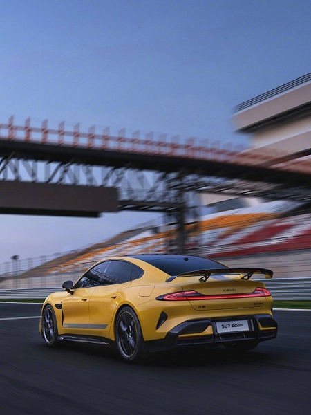 «Porsche по-прежнему лучшая машина в мире». Глава Xiaomi признался в любви к автомобилям Porsche после того, как Xiaomi SU7 Ultra установил рекорд на гоночной трассе в Шанхае - 3 «Porsche по-прежнему лучшая машина в мире». Глава Xiaomi признался в любви к автомобилям Porsche после того, как Xiaomi SU7 Ultra установил рекорд на гоночной трассе в Шанхае