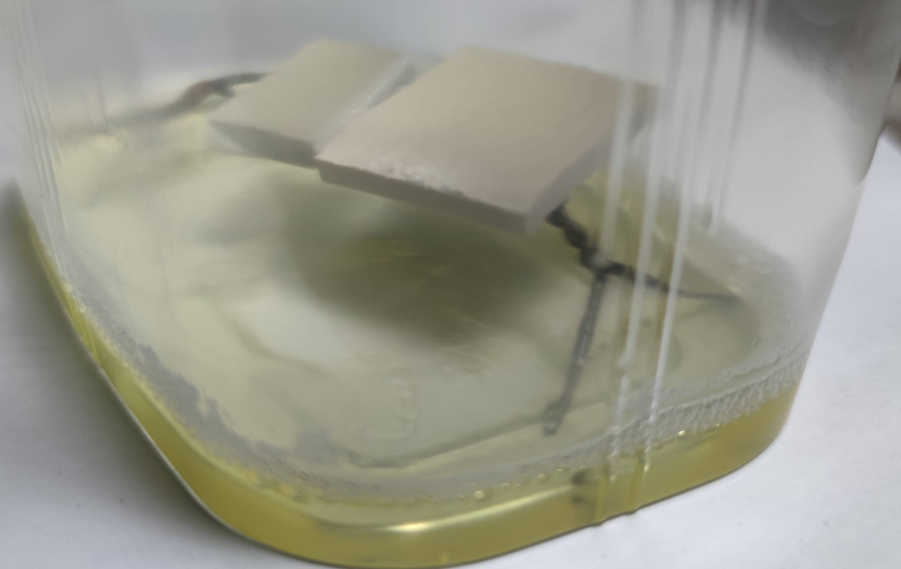 Ещё оказалось, что 40% перекись всё-таки постепенно реагирует с титаном. Надеюсь, это мало повлияло на результаты