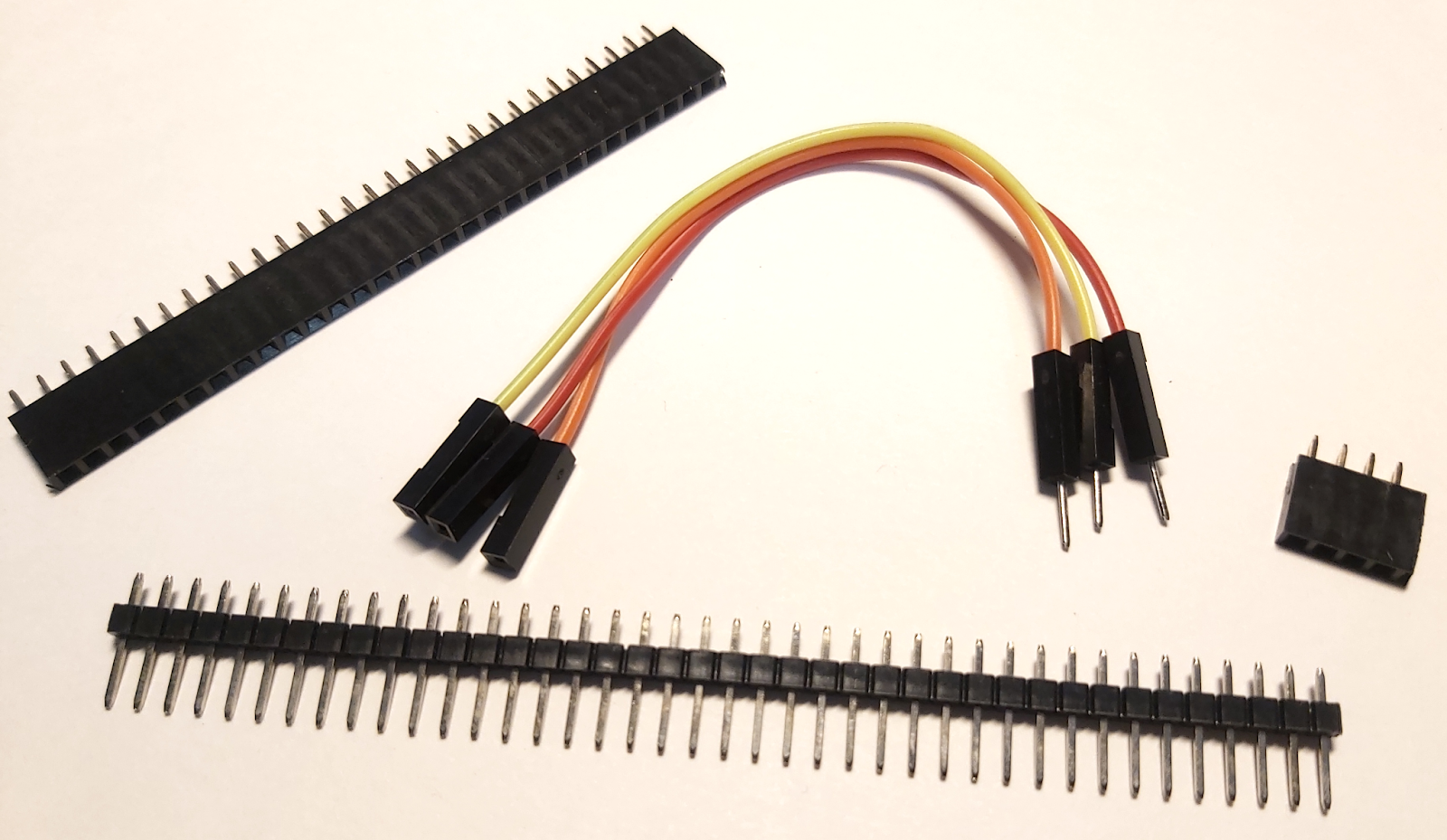 Разъемы и макетные провода