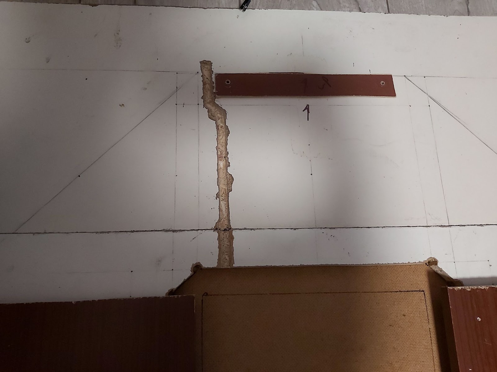 Канавка для проводов