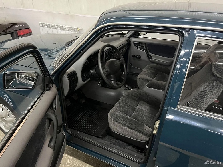 В России продают новую 24-летнюю &laquo;Волгу&raquo; ГАЗ-3110 из частной коллекции. Цена &mdash; всего 2 млн рублей