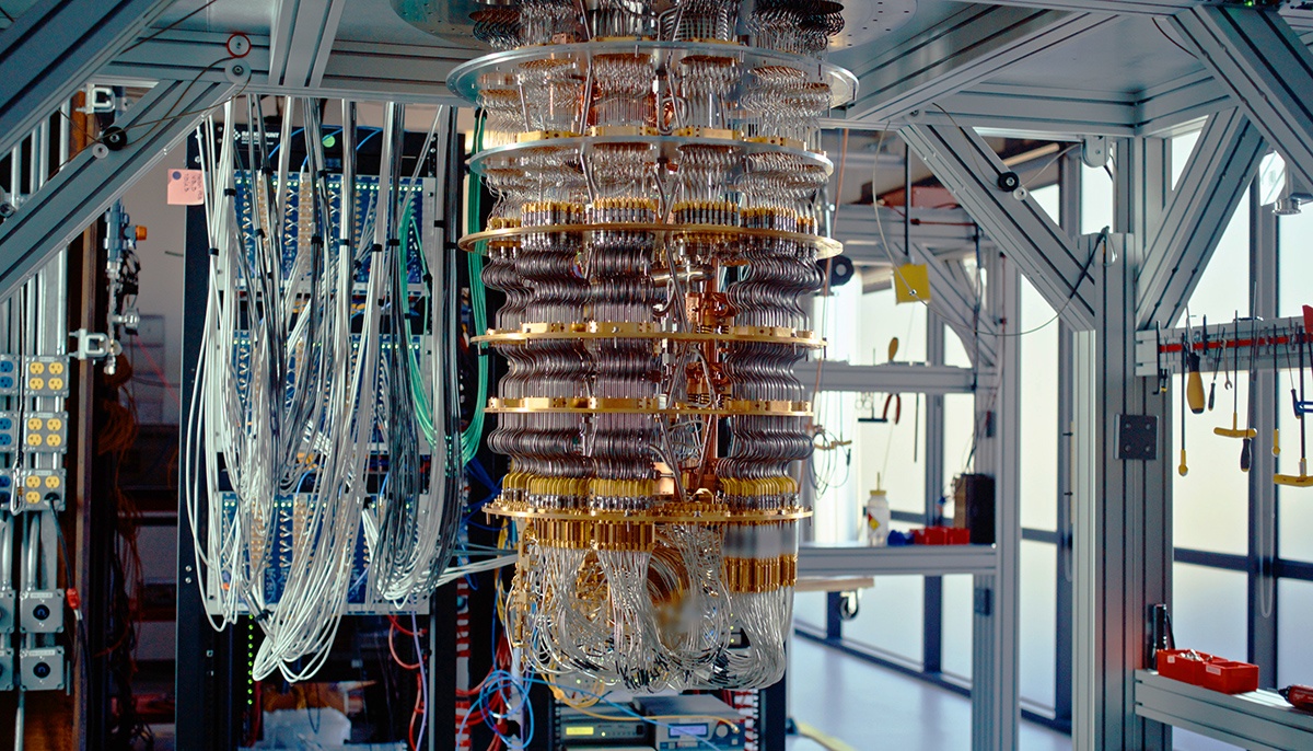 «Закон Мура уже не тот»: интервью с Ноамом Шазиром и Джеффом Дином, разработчиками Gemini - 2 «Закон Мура уже не тот»: интервью с Ноамом Шазиром и Джеффом Дином, разработчиками Gemini - 2