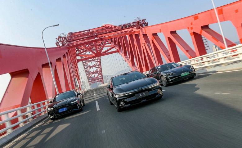 Вместительный универсал Zeekr 007 GT с разгоном менее 3 с до 100 км ч заряжается за 10 минут и проезжает более 800 км - 1 Вместительный универсал Zeekr 007 GT с разгоном менее 3 с до 100 км/ч заряжается за 10 минут и проезжает более 800 км