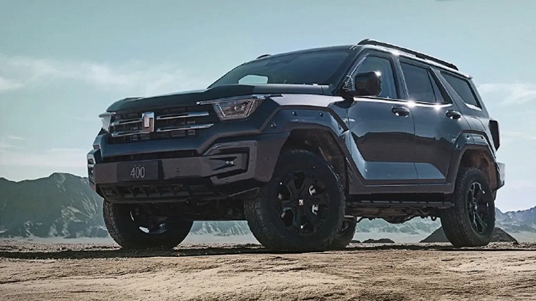 Новейший Tank 400 для тех, кто любит внедорожники с ДВС без новомодных гибридных примочек, предложат с бензиновым и дизельным моторами