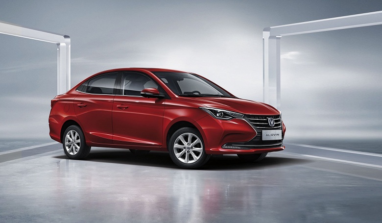 Замена Hyundai Solaris и Kia Rio уже дешевле 1,5 млн рублей: в России распродают седаны Changan Alsvin с большими скидками