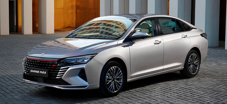 Замена Toyota Camry от 2,1 млн рублей. В России объявлены скидки на большой седан Dongfeng Aeolus Shine Max