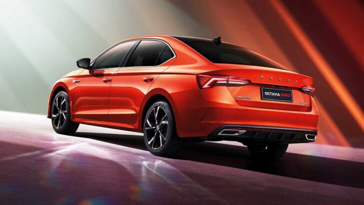 Любимая Skoda россиян — по цене базовой Lada Aura. В Россию везут новые Skoda Octavia Pro, цена — от 2,6 млн рублей - 2 Любимая Skoda россиян — по цене базовой Lada Aura. В Россию везут новые Skoda Octavia Pro, цена — от 2,6 млн рублей