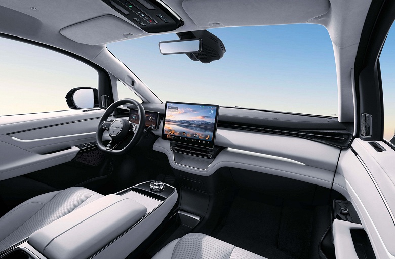 Новый &laquo;аэробус&raquo; на колёсах от Geely &mdash; максимум роскоши от $47 000. Представлен Geely Galaxy LEVC L380 Land Airbus 2025