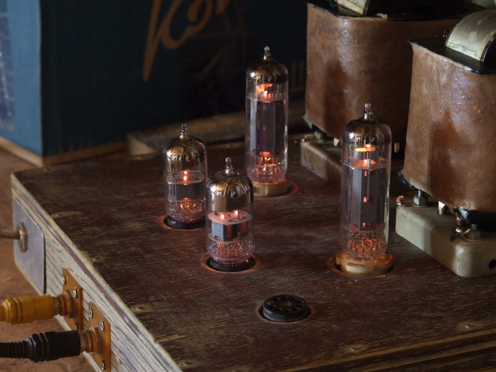 Простой утилитарный ламповый усилитель для домашней музыки - 1 Простой утилитарный ламповый усилитель для домашней музыки - 1