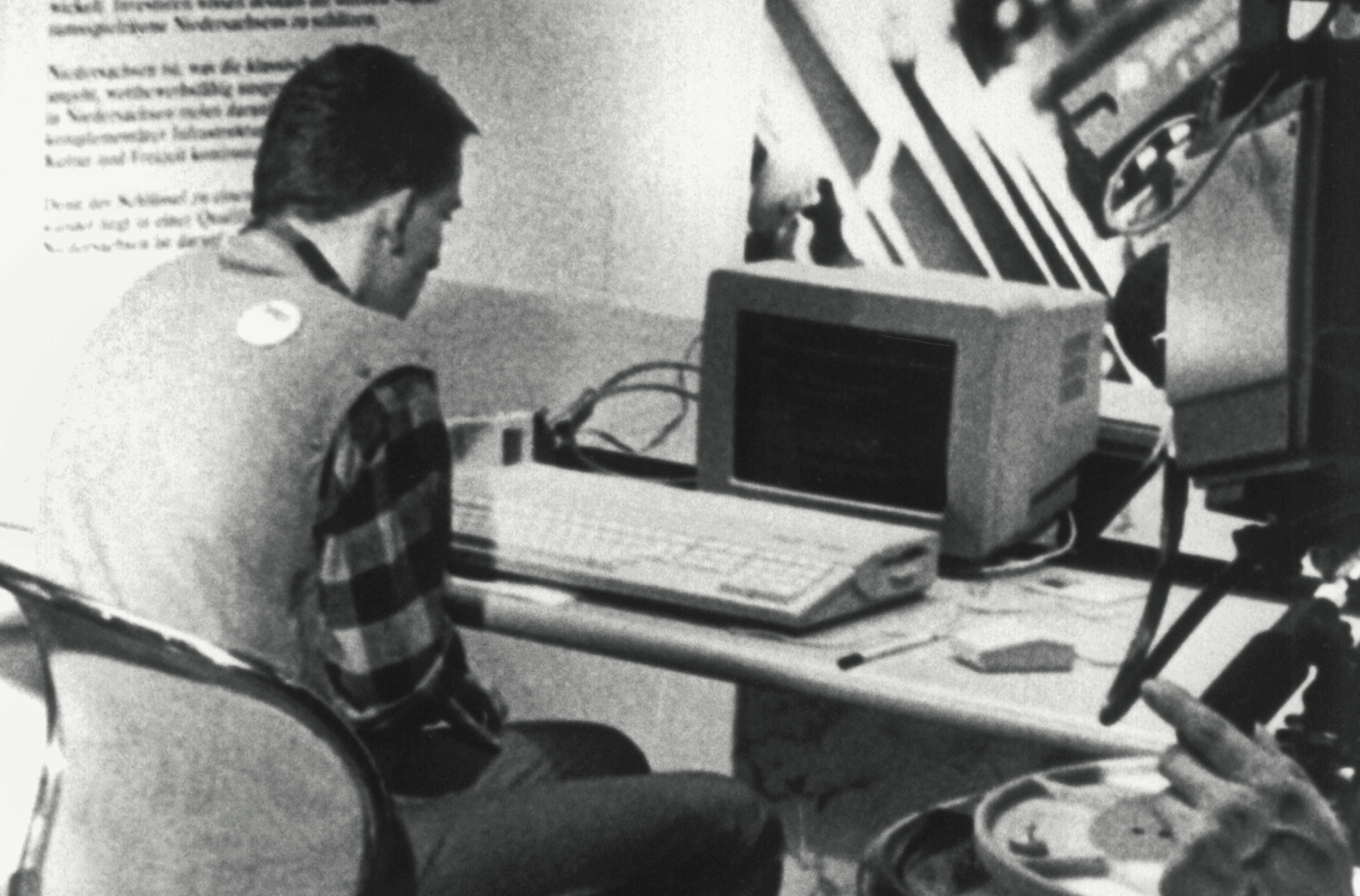 Жизнь и смерть Карла Коха: первый хакер на службе КГБ в поисках всемирного заговора и тайны числа 23. Часть 2 - 10