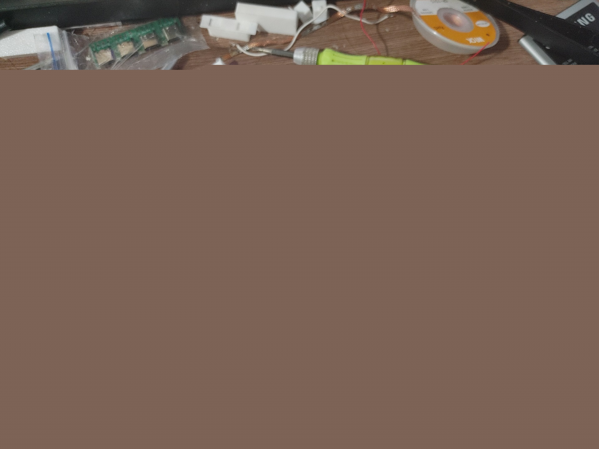 На МК ничего не слиплось — просто на момент фотографии мне всё ещё не пришёл флюкс-офф)