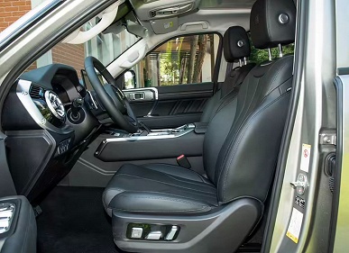 Рама, большой клиренс, 9-ступенчатый &laquo;автомат&raquo;, полный привод &mdash; и наконец-то обычные моторы. Представлен Tank 400 с бензиновым и дизельным двигателями