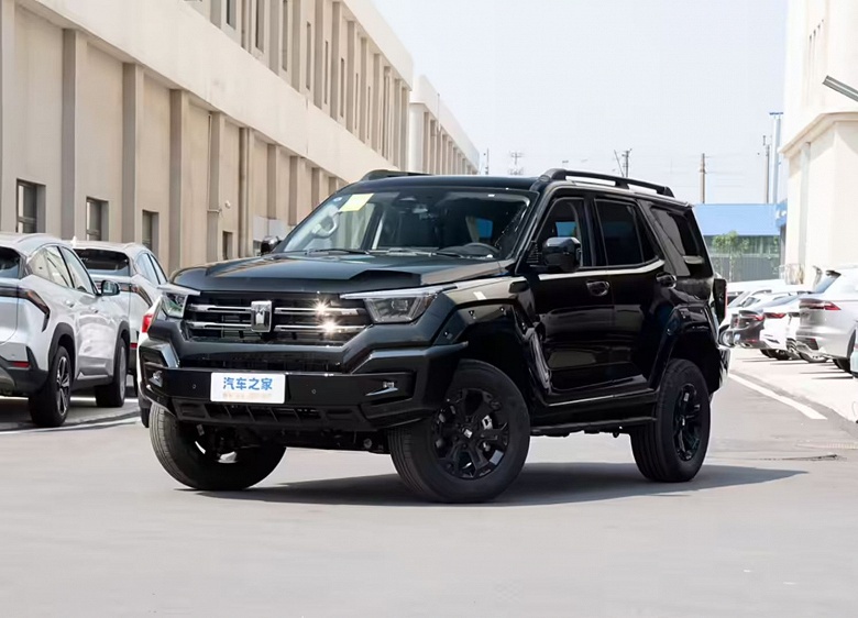 Рама, большой клиренс, 9-ступенчатый &laquo;автомат&raquo;, полный привод &mdash; и наконец-то обычные моторы. Представлен Tank 400 с бензиновым и дизельным двигателями