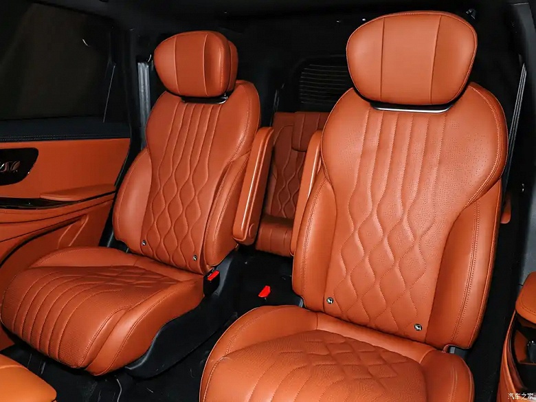 Стартовали предпродажи гибридного Exeed VX: 618 л.с., полный привод и расход 6,88 л 100 км при цене всего лишь 29 тыс. долларов - 4 Стартовали предпродажи гибридного Exeed VX: 618 л.с., полный привод и расход 6,88 л/100 км при цене всего лишь 29 тыс. долларов