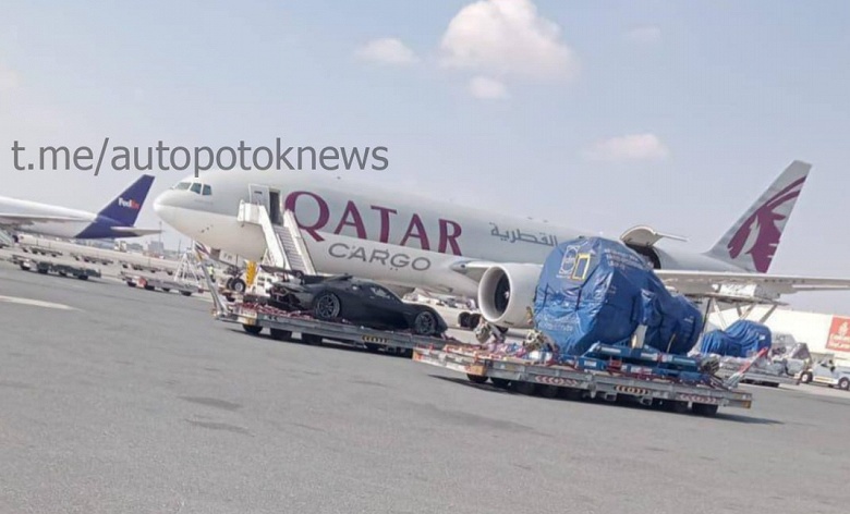 800 л.с. и 380 км/ч. Российский суперкар Rossa заметили в аэропорту