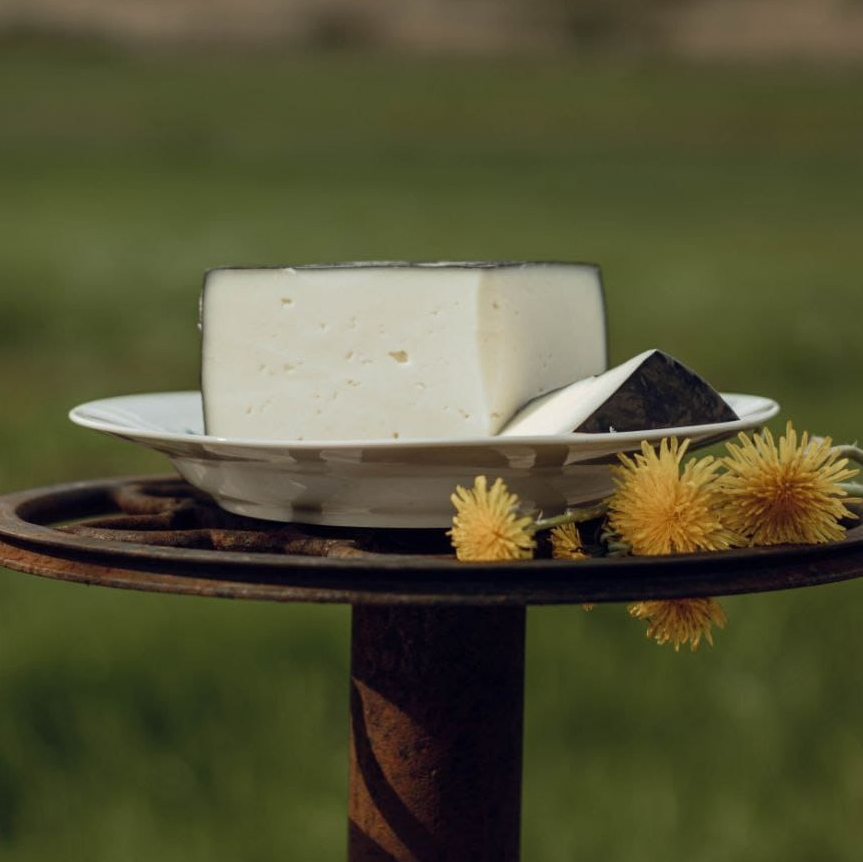 Можно есть. Только перед этим нужно снять латекс