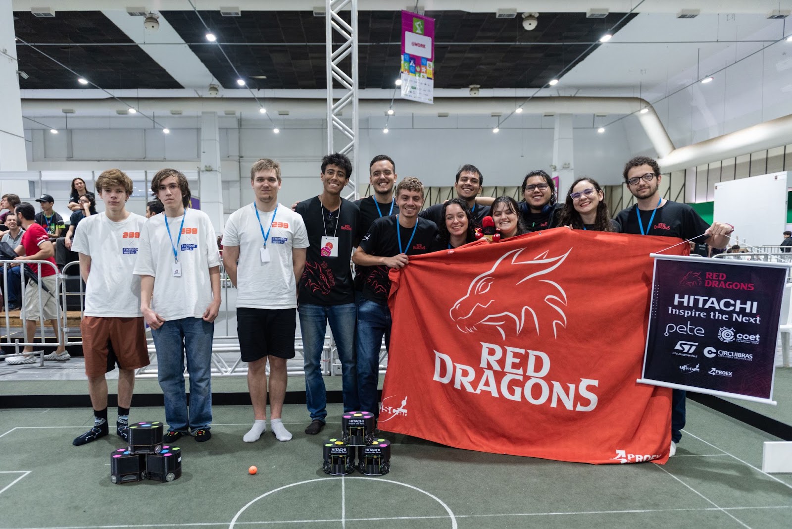 Команды: Eagles - слева, Red Dragons - справа