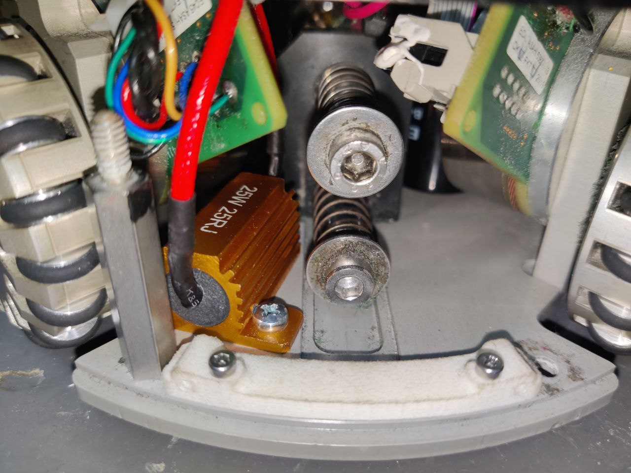 Мощный резистор для разрядки конденсаторов ударного механизма