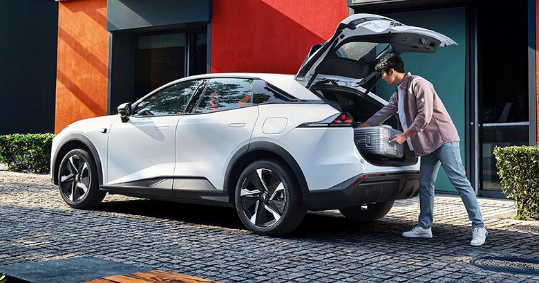 «Китайский Lamborghini Urus» везут к нам с официальной гарантией. В России готовятся начать продажи автомобилей Deepal - 3 «Китайский Lamborghini Urus» везут к нам с официальной гарантией. В России готовятся начать продажи автомобилей Deepal