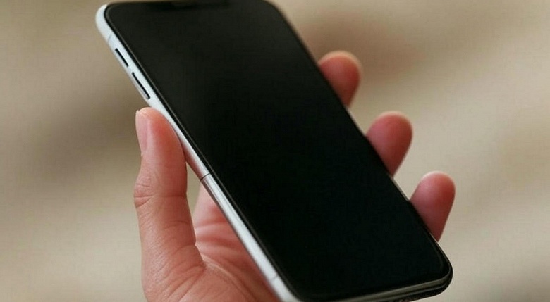 Apple опоздала на несколько лет, но зато её первый складной смартфон должен быть уникальным: для него созданы новые материалы, которые устраняют надоевшую складку на экране