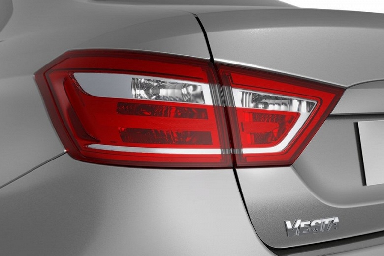 В продаже появилась новая досанкционная Lada Vesta