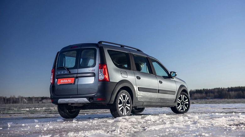 Вырезали подогревы руля и сидений, потолочную полку, форточки, USB. &laquo;Русифицированный&raquo; Lada Largus с &laquo;пугающими тормозами&raquo; сильно отличается от прежней модели