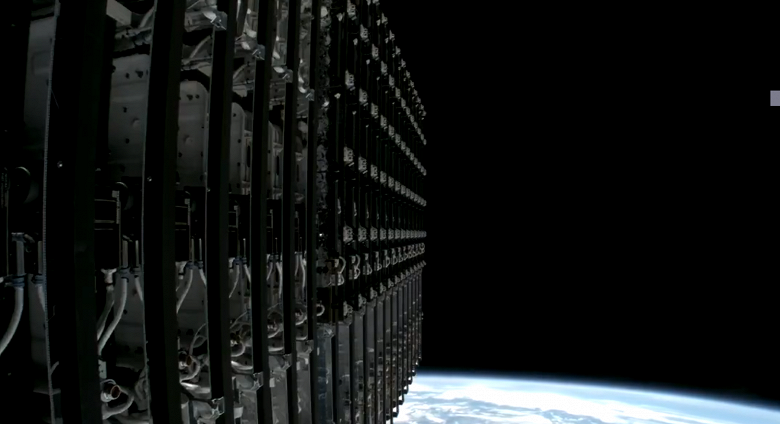 Будто CGI-сцена из фантастического фильма. SpaceX показала вывод на орбиту спутников Starlink