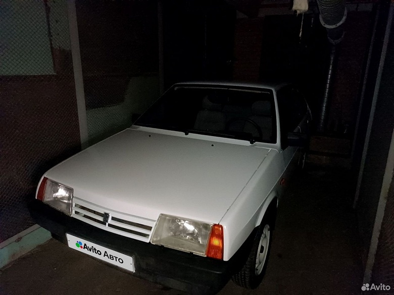 &laquo;Капсула времени&raquo; из прошлого тысячелетия в идеальном состоянии. ВАЗ-21099 почти без пробега продают всего за 700 000 рублей