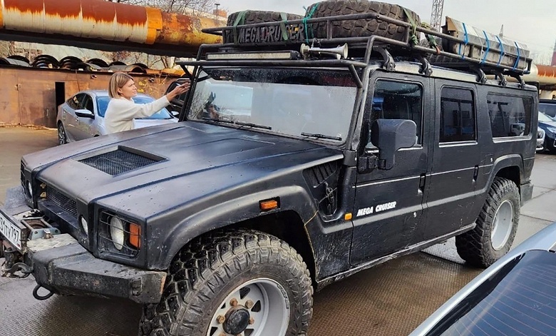 Эта Toyota круче любого Land Cruiser. В России продают Toyota Mega Cruiser: 4,1-литровый мотор, полный привод со всеми блокировками, «автомат» и лебедка - 2 Эта Toyota круче любого Land Cruiser. В России продают Toyota Mega Cruiser: 4,1-литровый мотор, полный привод со всеми блокировками, «автомат» и лебедка