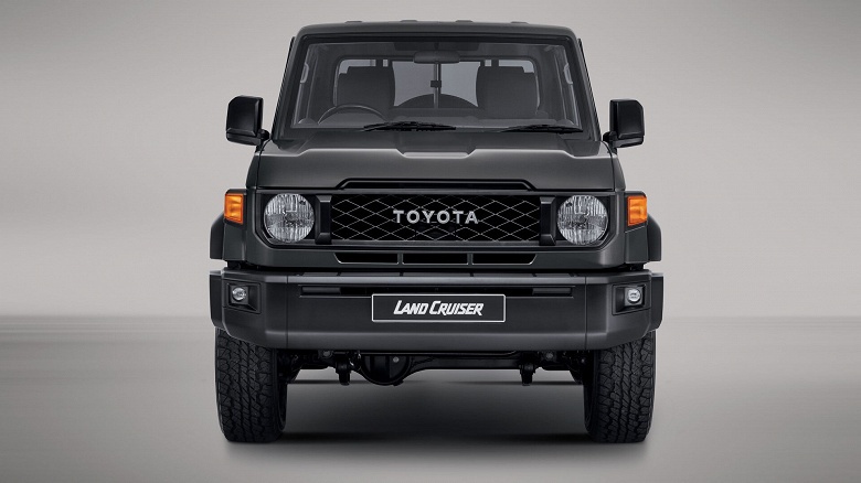 Самый доступный представитель культовой линейки Land Cruiser: в Россию привезли Toyota Land Cruiser 79 LX — 10 млн рублей - 1 Самый доступный представитель культовой линейки Land Cruiser: в Россию привезли Toyota Land Cruiser 79 LX — 10 млн рублей