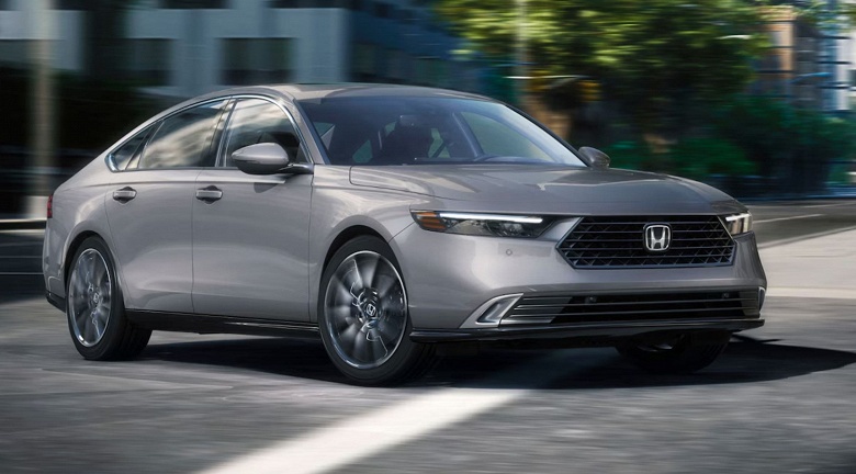 Большой японский седан с мотором на 195 л.с. &mdash; чуть дороже Lada Aura. Дилеры предлагают Honda Accord 2025 по цене от 3 млн рублей