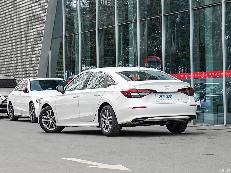 Представлена Honda Civic 2025: 203 л.с. и коробка e-CVT - 2 Представлена Honda Civic 2025: 203 л.с. и коробка e-CVT