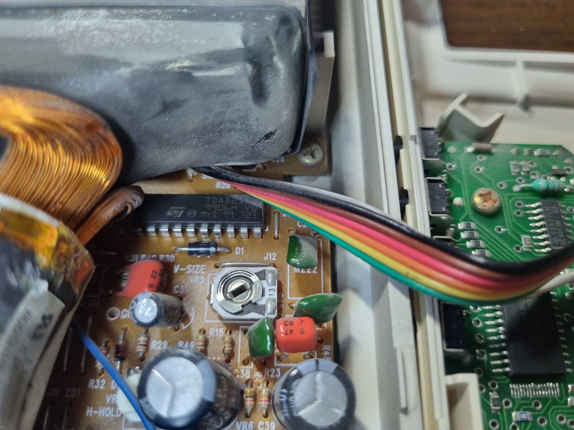 Самый маленький ЭЛТ-монитор - 19 Самый маленький ЭЛТ-монитор - 19