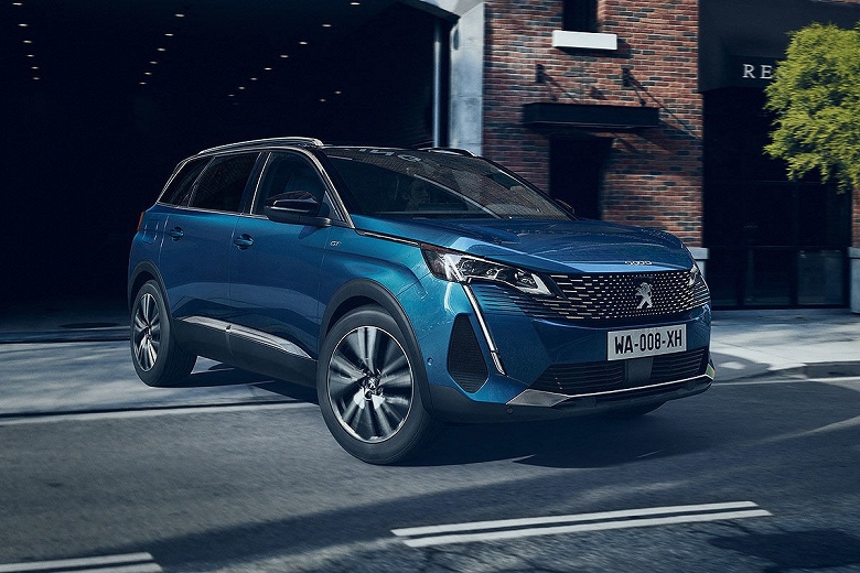 Европейский кроссовер больше Kia Sportage и Hyundai Tucson &mdash; теперь 2,5 млн рублей. Новенькие Peugeot 5008 подешевели в России