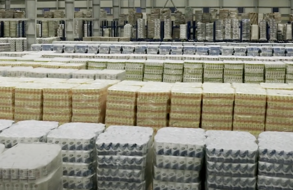 Пачки формируем в коробку, коробки – на паллеты 