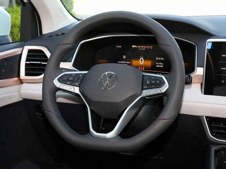 Volkswagen Tiguan на минималках. В Россию привезли совершенно новый Volkswagen Tharu XR: 6-ступенчатый «автомат» за 2,45 млн рублей - 4 Volkswagen Tiguan на минималках. В Россию привезли совершенно новый Volkswagen Tharu XR: 6-ступенчатый «автомат» за 2,45 млн рублей