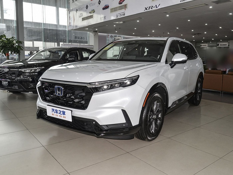 Honda устроила аттракцион неслыханной щедрости: кроссовер Honda CR-V подешевел в Китае на 6600 долларов, седан Honda Inspire (Accord) подешевел на 7600 долларов