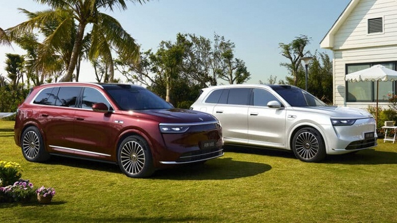 Доступные аналоги Mercedes-Maybach GLS и BMW X7 от Huawei обновились и сразу стали хитами: десятки тысяч Aito M9 и Aito M8 купили всего за шесть часов