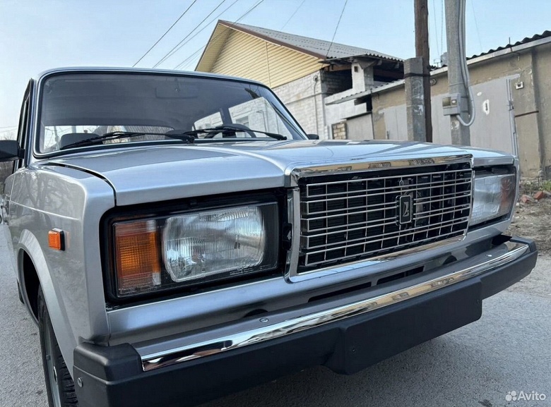 Надёжные &laquo;Жигули&raquo; с запахом нового авто предлагают в качестве альтернативы современным машинам сомнительного качества. Один из последних ВАЗ-21074 выставили на продажу