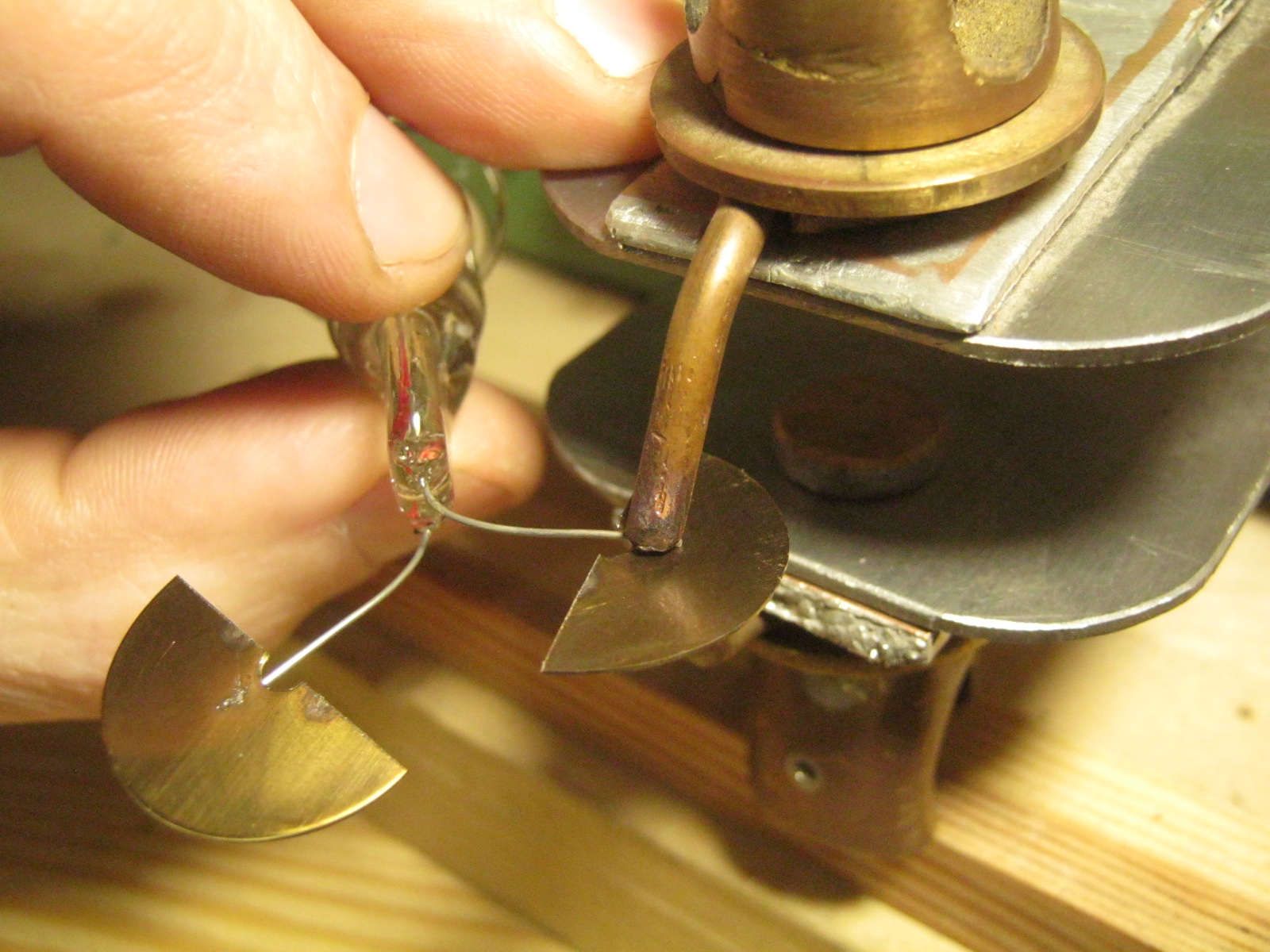 Несколько самодельных индикаторных ламп из платинового стекла - 17 Несколько самодельных индикаторных ламп из платинового стекла - 17