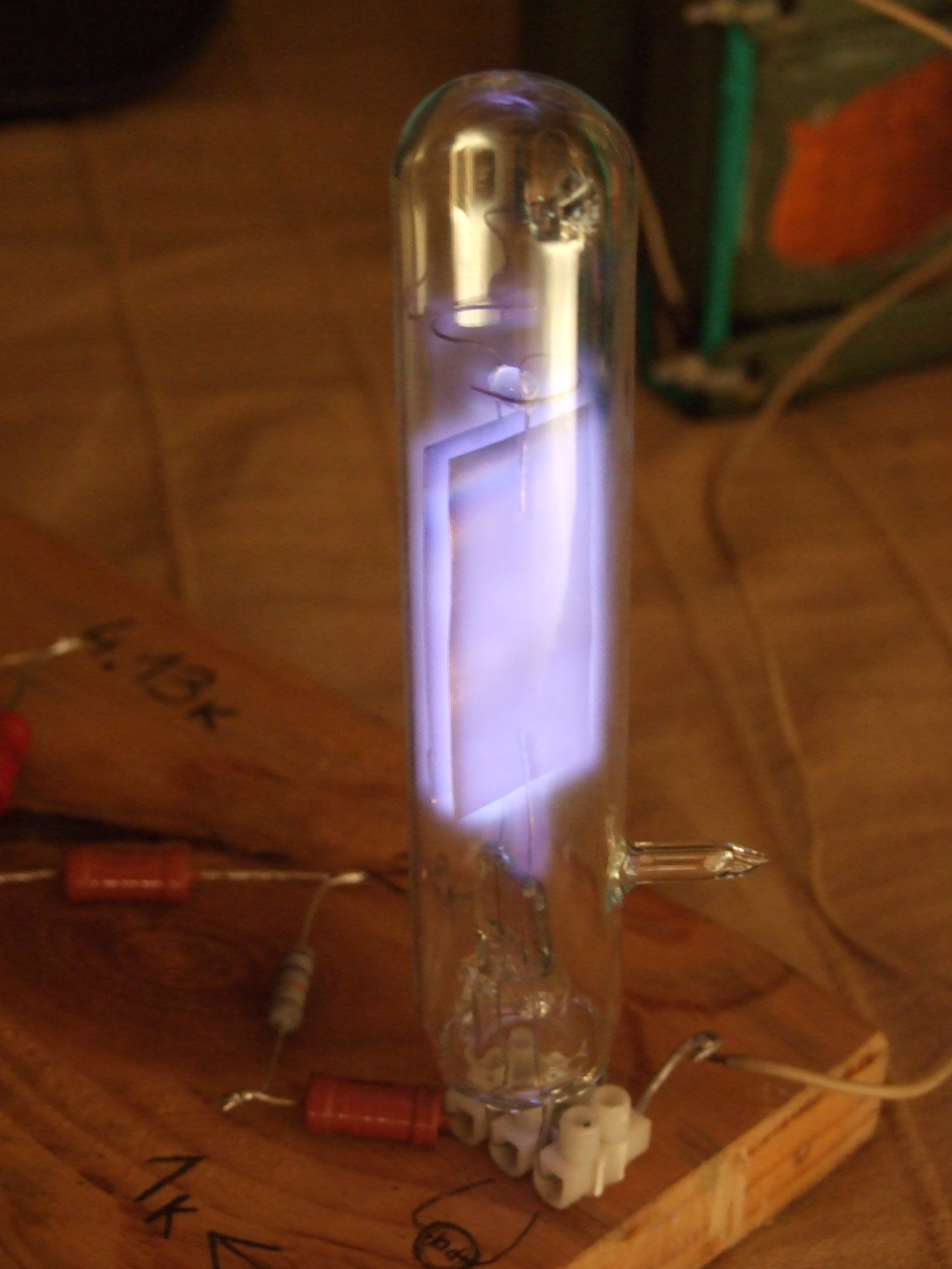 Несколько самодельных индикаторных ламп из платинового стекла - 26 Несколько самодельных индикаторных ламп из платинового стекла - 26