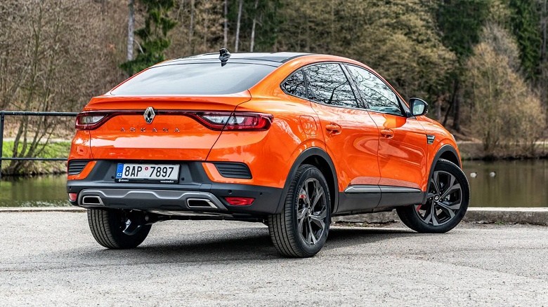 &laquo;Почти дешевле нерастаможенной&raquo; и с максимальным оснащением. Новый Renault Arkana из Европы продают в России за 2,75 млн рублей